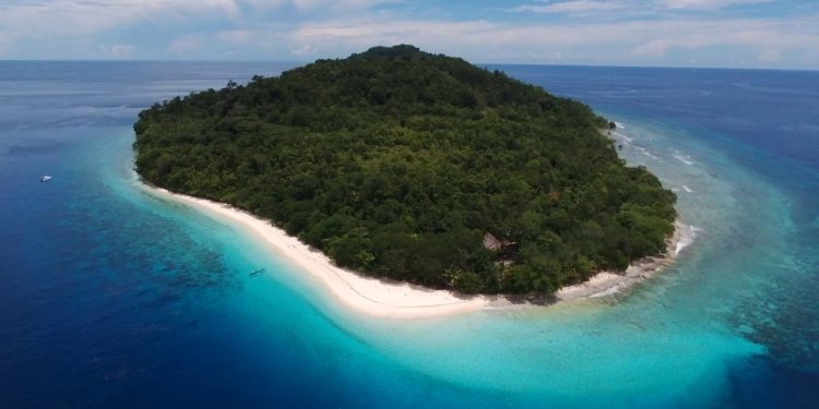 Surga Pulau Maluku yang Tak Tertandingi